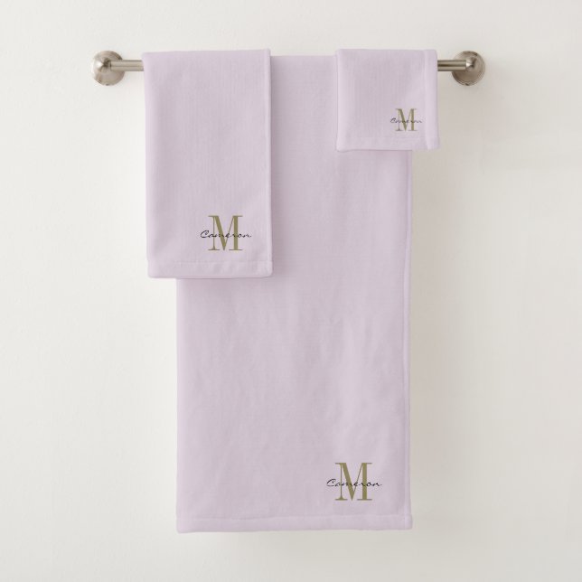 Soft Lavender Gold Initial et nom Personnalisé (En situation)