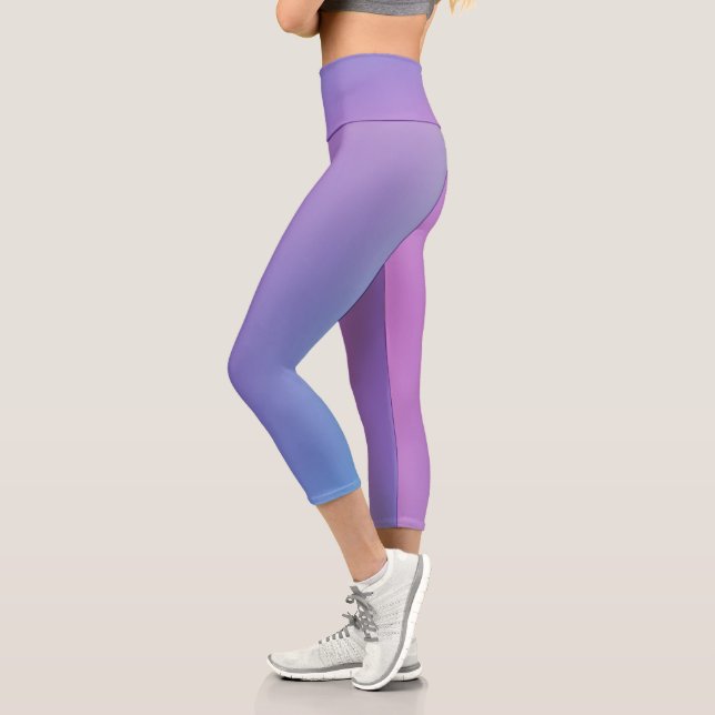 Soft Lila Ombre Design Capri Leggings (Links)