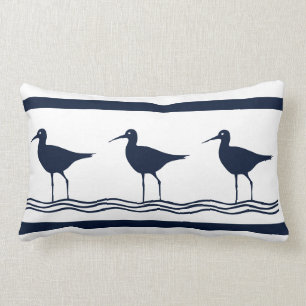 Soft Marine Sand Pipers auf weißem PILLOW Lendenkissen