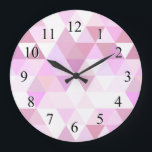 Soft Pink Geometric Triangle Pattern Große Wanduhr<br><div class="desc">Soft Pink Geometric Triangle Pattern Clock,  great for any teenagers bedroom or dorm!</div>
