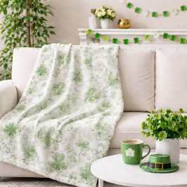 Soft Shamrock Whispers in Sage Green Fleecedecke