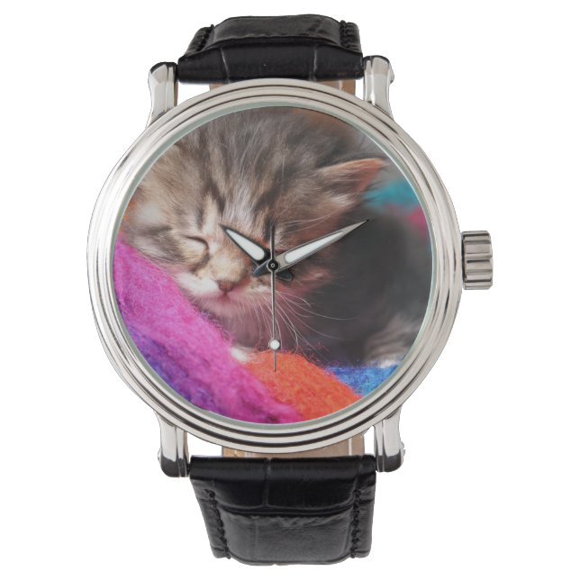 Soft Sleepy Newborn Kitten Foto Armbanduhr (Vorderseite)