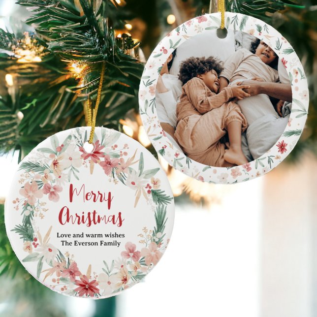 Soft Watercolor Blumenweihnachtskranz Foto Keramik Ornament (Soft Watercolor Floral Christmas Wreath Photo Ceramic Ornament)