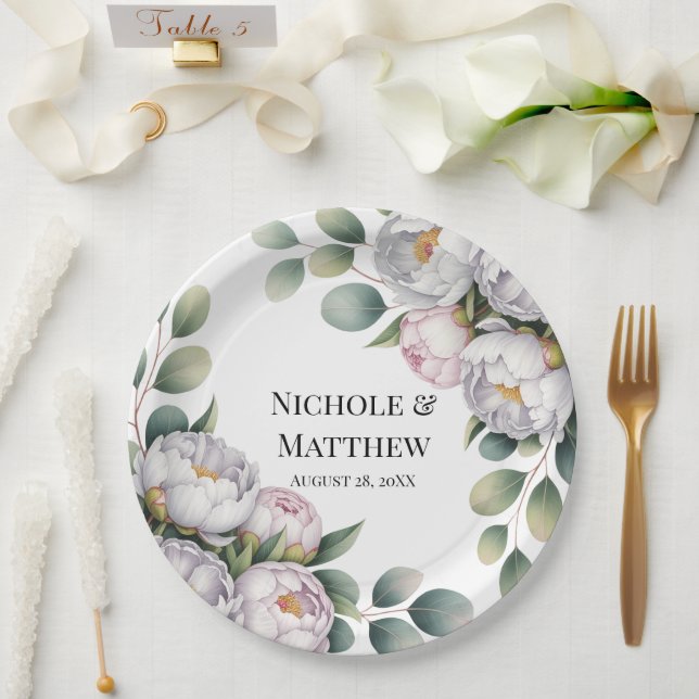 Soft White Peony with Eucalyptus Leaves Wedding Pappteller (Hochzeit)