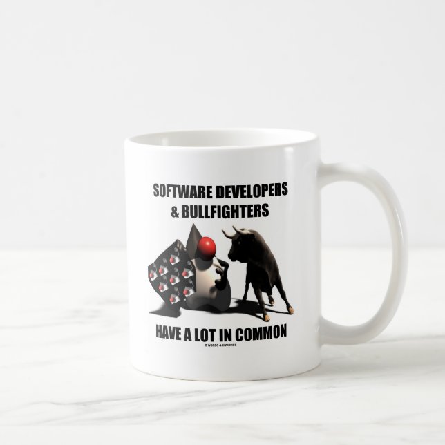 Software-Entwickler-Stierkämpfer haben gemeinsam Kaffeetasse (Rechts)