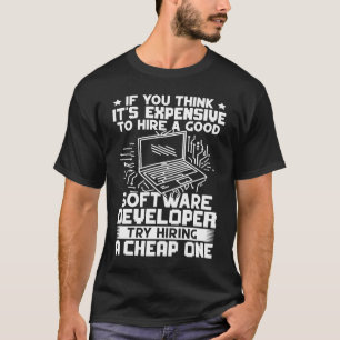 Softwareentwickler versuchen, einen günstigen einz T-Shirt