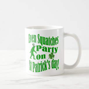 Sogar Squatches Party am St. Patrick's Day Kaffeetasse