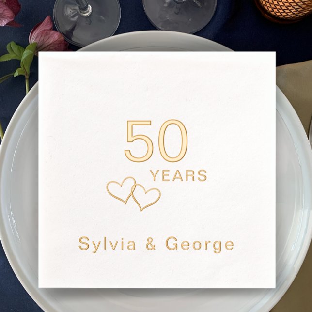 Soirée du 50e Anniversaire moderne et élégante (Add couple’s names for a personalized real gold foil 50th anniversary party napkins. Stylish hearts.)