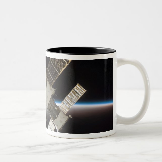 Sojus-Dockingstation 13 Zweifarbige Tasse (Rechts)