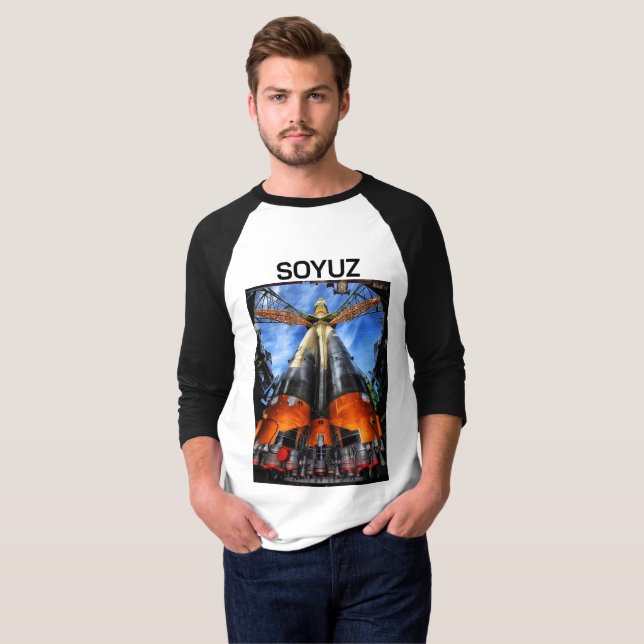 Sojus-Rakete auf Pad T-Shirt (Vorne ganz)