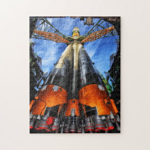 Sojus-Rakete bricht in das Weltraum-Puzzle