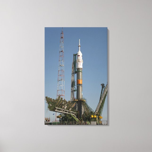 Sojus Rakete kurz nach der Ankunft Leinwanddruck (Vorderseite)