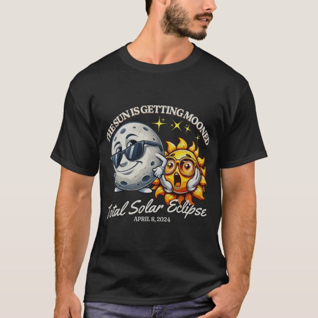 Solar Eclipse April 2024 Sun wird getaucht T-Shirt (Vorderseite)