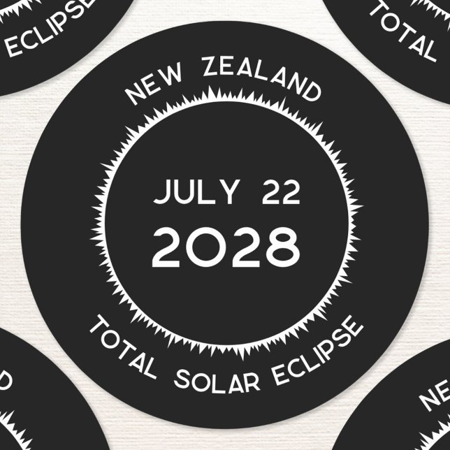 Solar Eclipse insgesamt 2028 Neuseeland Runder Aufkleber (Total solar eclipse july 22nd 2028 New Zealand custom text sticker)