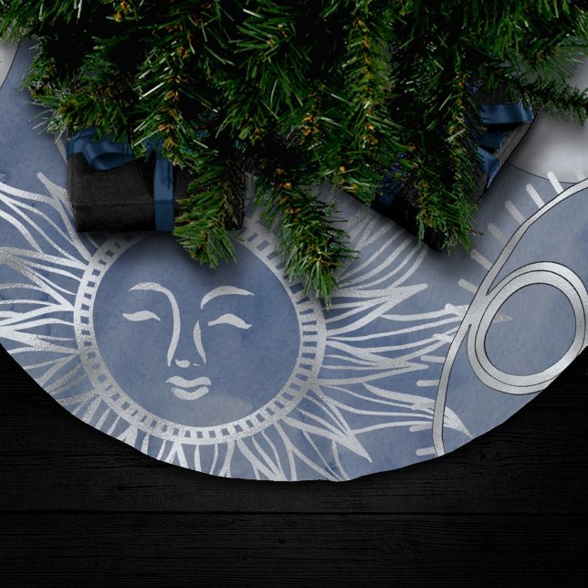 Solar Mystique | Dusty Blue Silver Moon Stars Sun Polyester Weihnachtsbaumdecke (Von Creator hochgeladen)