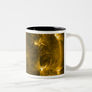 Solartätigkeit auf dem Sun 4 Zweifarbige Tasse