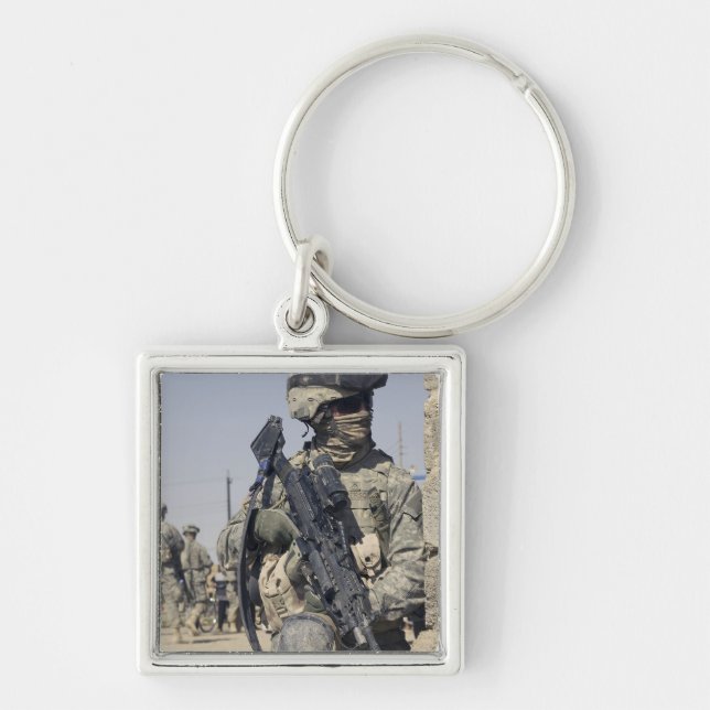 Soldat bewaffnet mit einem MK-48 Schlüsselanhänger (Vorne)