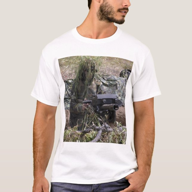 Soldat mit Granatwerfer MK-19 T-Shirt (Vorderseite)