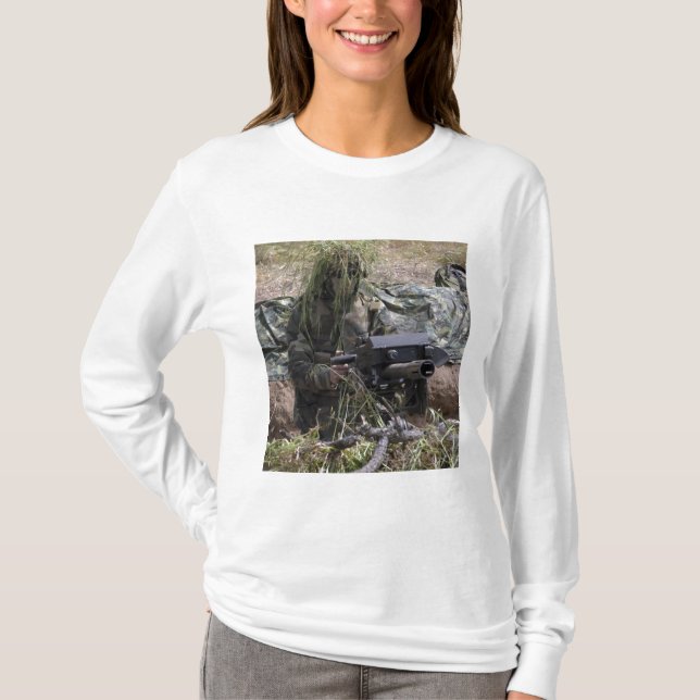 Soldat mit Granatwerfer MK-19 T-Shirt (Vorderseite)