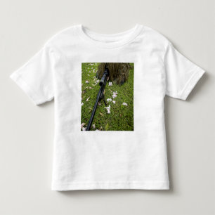 Soldat praktiziert Scharfmachertaktik Kleinkind T-shirt