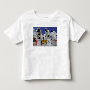 Soldaten des 457. Chemiebattalions Kleinkind T-shirt