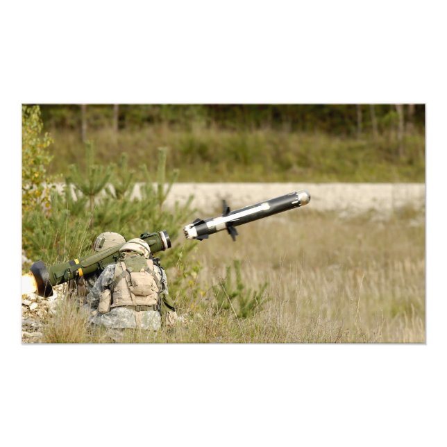 Soldaten, die eine FGM-148 Javelin feuern Fotodruck (Vorne)