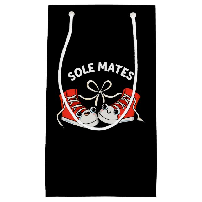 Sole Mates Funny Shoe Pun Dark BG Kleine Geschenktüte (Vorderseite)