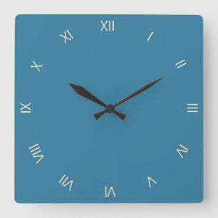 Solid Astral Blue Roman Numerals Quadratische Wanduhr