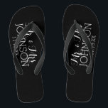 Solid Color Black Mr & Mrs Wedding Memento Flip Flops<br><div class="desc">Eine kühne Farbe mit schicken Schriftart machen ein Statement für einen Empfang Gunst oder Jubiläum Party. Elemente können leichter angepasst werden, wenn Sie zuerst alle Foto und Texte ersetzen. Wenn Ihre Kunst noch angepasst werden muss, klicken Sie auf die Schaltfläche Diese anpassen. Das bringt Sie zu einem Designbereich, wo Sie...</div>