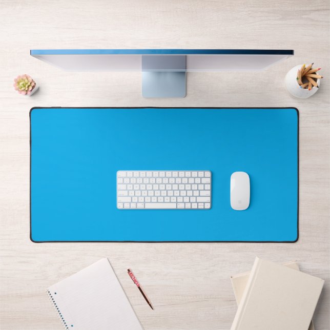 Solid Cyan Blue Background | Summer Minimal Style Schreibtischunterlage (Büro 1)