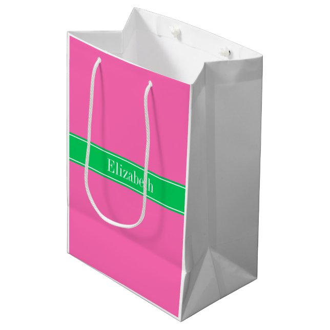 Solid Hot Pink #2 Emerald Green Rbn Name Monogram Mittlere Geschenktüte (Vorderseite Schrägansicht)