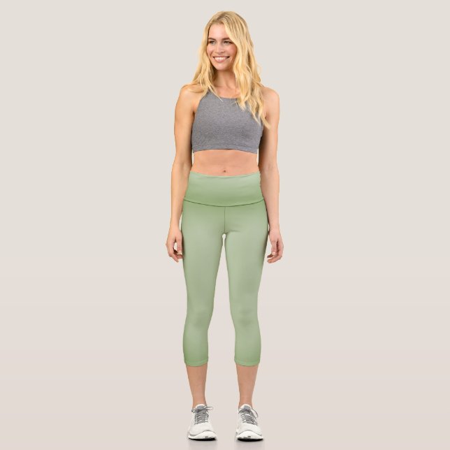 Solid Jade Green Celadon Capri Leggings (Vorderseite)
