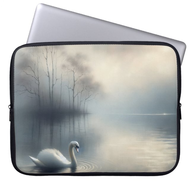 Solitary Swan on Misty Lake Laptopschutzhülle (Vorderseite)