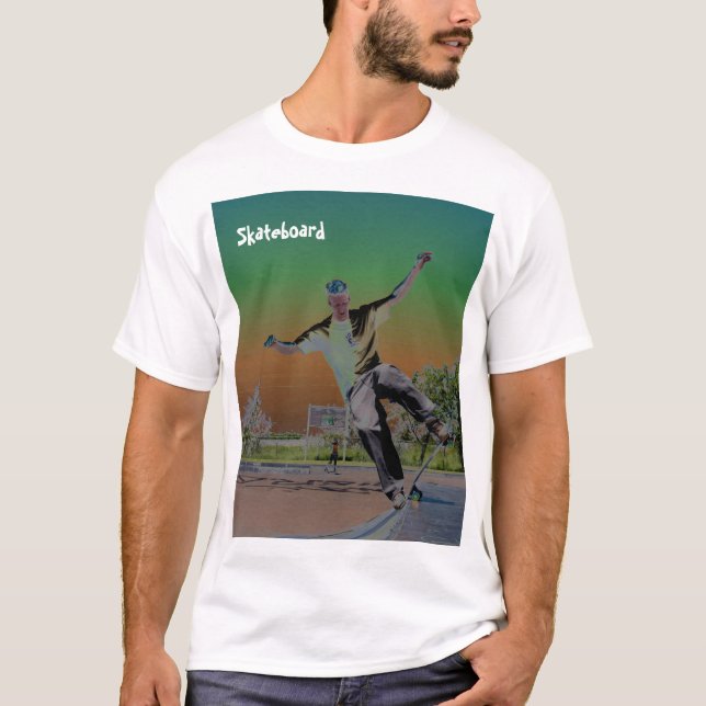 Solorized Skateboardfahrer T-Shirt (Vorderseite)