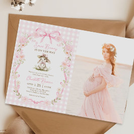 Some Bunny Pink Bow Gingham Baby Shower Foto Einladung