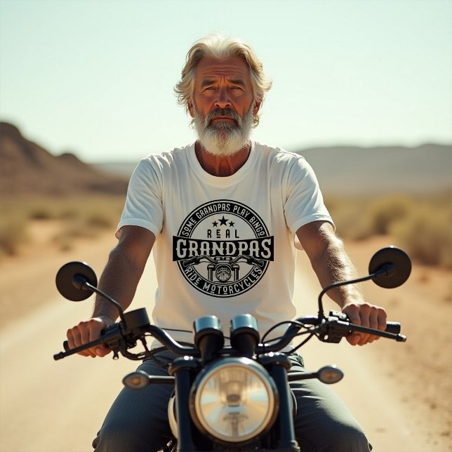 Some Grandpas Play Bingo Real Grandpas Ride Motorc T-Shirt (Von Creator hochgeladen)
