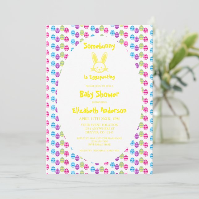 Somebunny ist dabei, eine OsterBaby-Dusche zu sehe Einladung (Stehend Vorderseite)