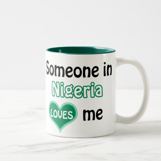 Someone in Nigeria loves me Zweifarbige Tasse (Rechts)