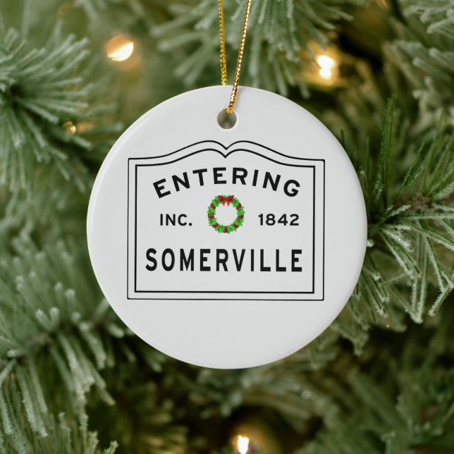 Somerville, MA Holiday Wreath Keramik Ornament (Baum)