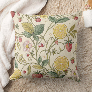 Sommer-Erdbeere und Zitrusfrucht auf warmer Creme Kissen