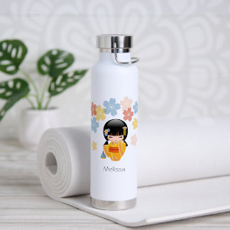 Sommer-Kokeshi-Puppe - Geisha-Mädchen im gelben Ki Trinkflasche