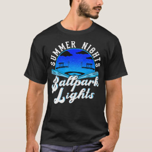 Sommerabende Ballpark Lights mit Baseballschläger T-Shirt
