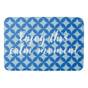 Sommerfliese mit Azurkeln auf Babyblau Badematte