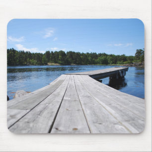 Sommeridyll auf einem einsamen schwedischen Fjord Mousepad