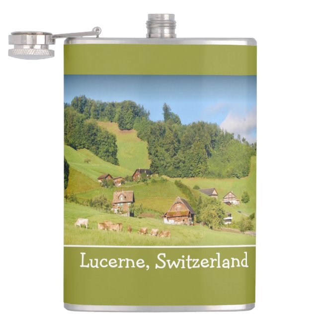 Sommerlandschaft in der Schweiz Flachmann (Geöffnet)