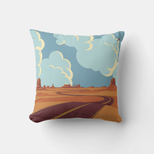 Sommerlandschaft mit einer leeren kurvenreichen St Kissen