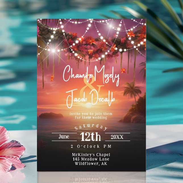 Sommersonnenstraße Hochzeit in tropischer Atmosphä Einladung (Tropical Summer Beach String Lights Wedding Invitation)