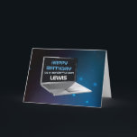 Son Birthday Anpassbarer Name mit Computer Karte<br><div class="desc">Senden Sie Ihrem Sohn Geburtstagwünsche mit diesem Computer im All. Die Vorderseite des Computers Zauber die Nachricht mit ihm personalisiert mit seinem Namen! Ideal für jeden Alterssonde,  der den Computer benutzt.</div>