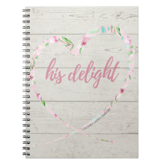 Son Carnet Delight (arrière - plan en bois clair)