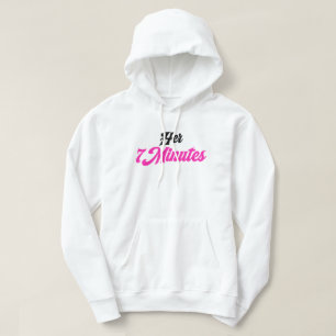 Son sweat à capuche assorti de 7 minutes